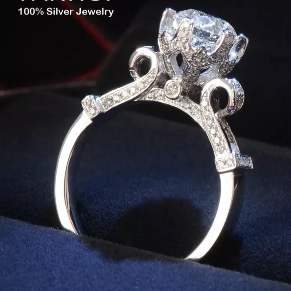 A New 4 Carat Sterling Silver Ring - Picture 2 of 5